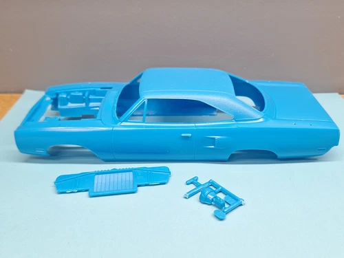 Revell AMT Ertl MPC Monogram MPC 1/24  Model Part 1970 Plymouth Superbird Body