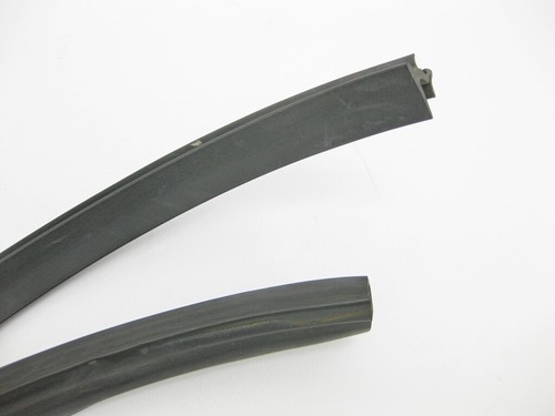 Mercedes-Benz A2206902498 Seal above the right doors long S-Class W220 - Picture 8 of 11