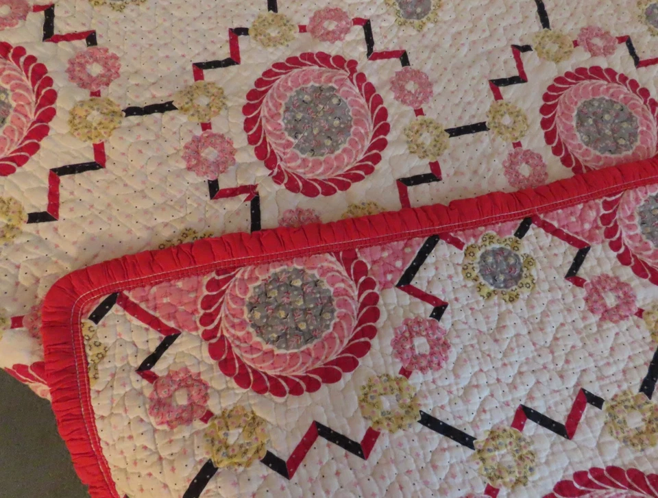 Цветное лоскутное одеяло/покрывало, с цветочным рисунком, зимнее вес.  Почти как новый 72x67, двойной/полный размер   - Изображение 4 из 4