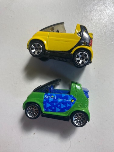 2001 Matchbox Smart Cabrio Car Fortwo Coupe Yellow & Green Lot of 2 Loose 1/64 - Picture 5 of 9