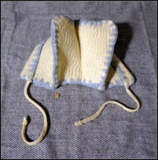Vintage 1940s Baby/Toddler/Doll Cloths Crocheted Bonnet/Hat with Blue Trim S087