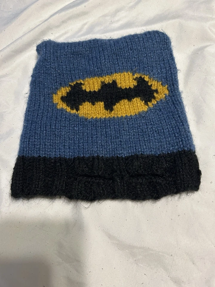 Chapéu azul de malha Batman Youth com uma aposta na frente e recortes para os olhos - Imagem 2 de 3