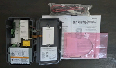 Honeywell T775L2007 Electronic Temperature Controller