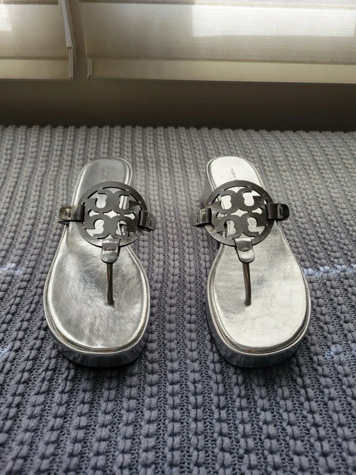 SANDALIA CHANCLA TORY BURCH MILLER CHAROL PLATEADO TALLA 8,5 Foto 2 de 3