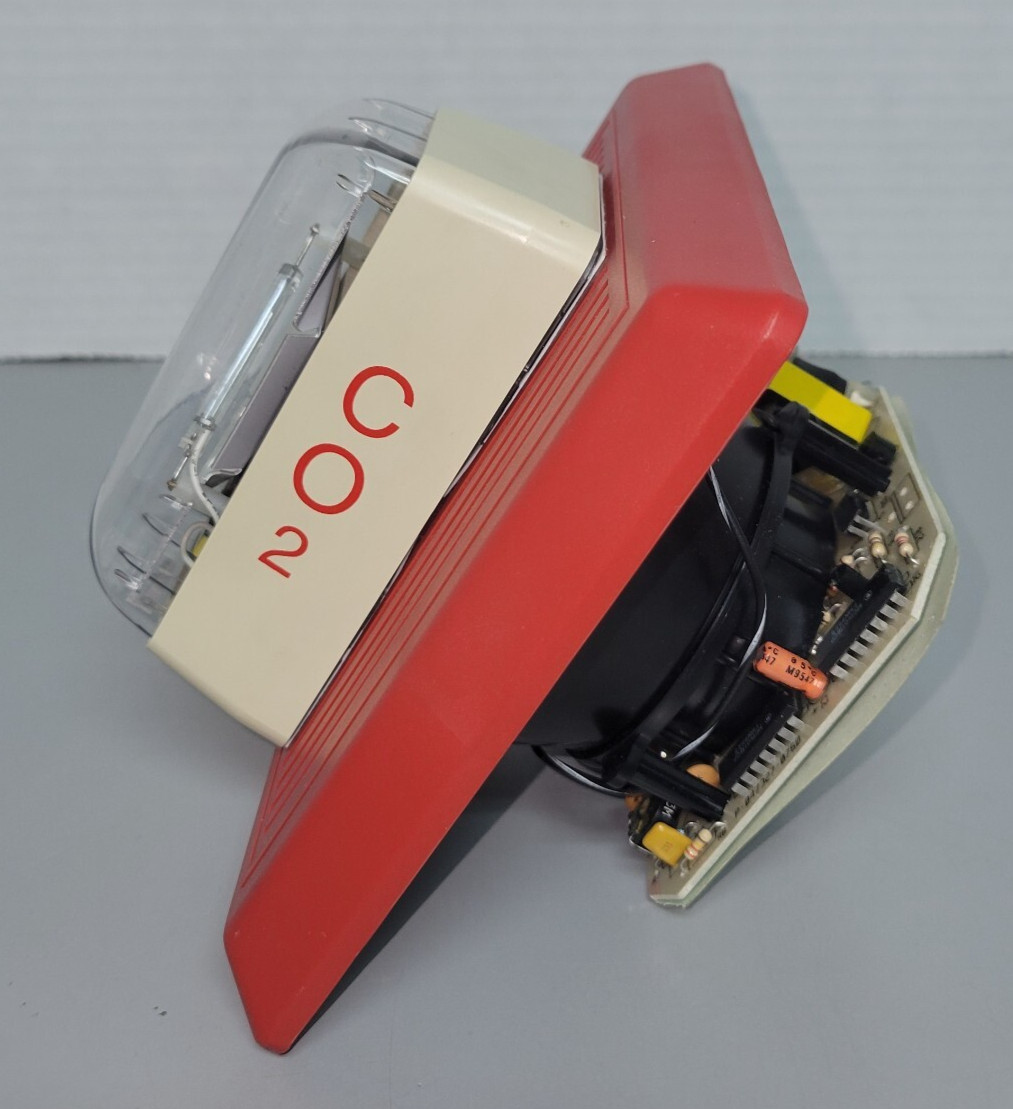 Edwards Indoor/Outdoor Signaling CO2 Strobe Horn 757-7A-HS UL 1971 (B573)