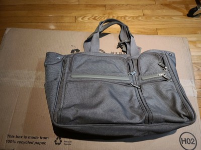 tumi tote