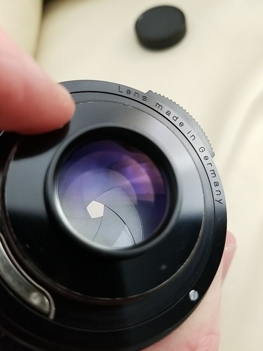 Carl Zeiss Ultron 1.8 50mm f/1.8 M42 Mount M-42 No.7253937 Carl Zeiss Ultron 1.8 50mm f/1.8 M42 Mount M-42 No.7253937