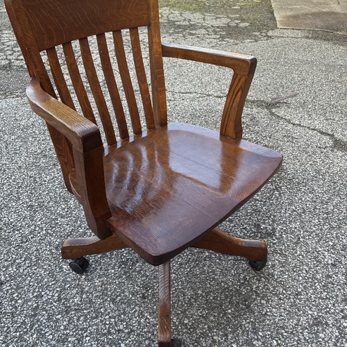 Antique Quarter Sawn Oak Swivel Tilt Banker's/Lawyer's Chair Great Patina 40’s