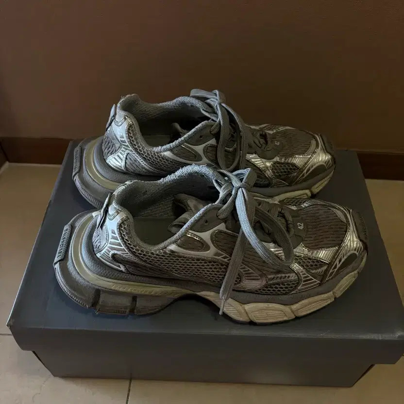 Balenciaga 3XL Egg Shell Sneakers Size 42 thumbnail 3