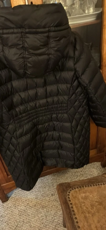 ¡Nuevo! Impresionante Chaqueta Abrigo Michael Kors Negra MK Empacable Plumón Mediana Nueva Sin Etiquetas Foto 3 de 4