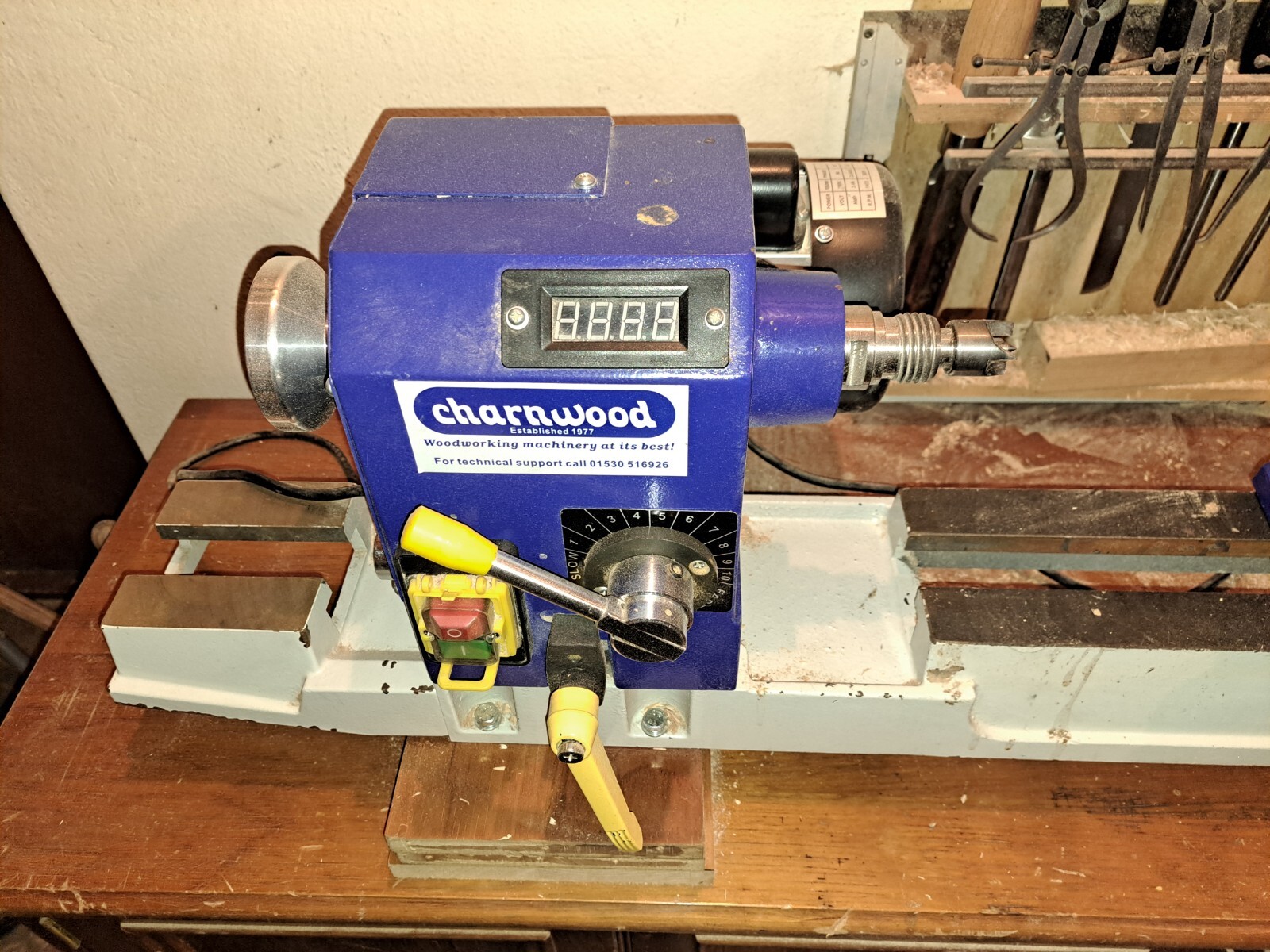 CHARNWOOD W813, Wood Lathe, Cast Iron Bed eBay