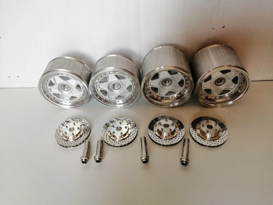 Ferrari F40 Testarossa 1/8 Pocher ORIGINAL DESIGN - Image 2 of 4