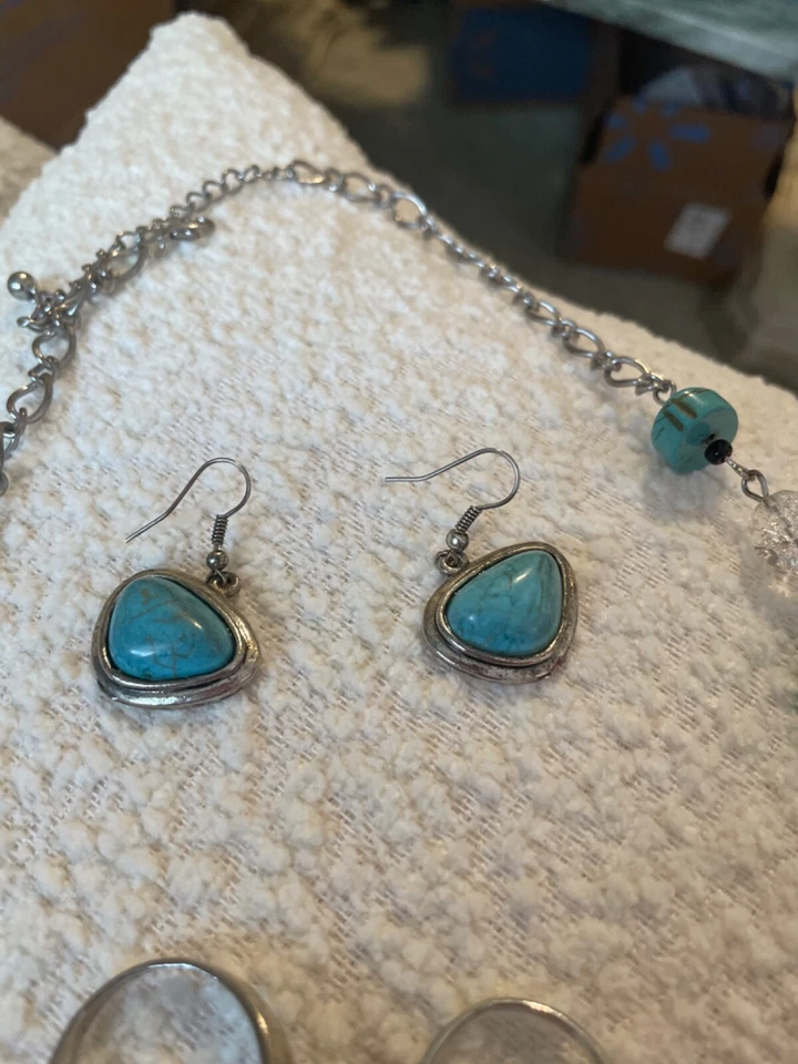 azul turquesa conjunto collar 3 anillos 2 pulseras pendientes y llavero Foto 4 de 4