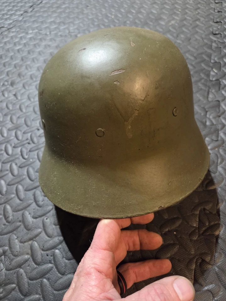 Post war Spanish Modelo Z helmet with original liner and owners name inside - Image 4 of 4