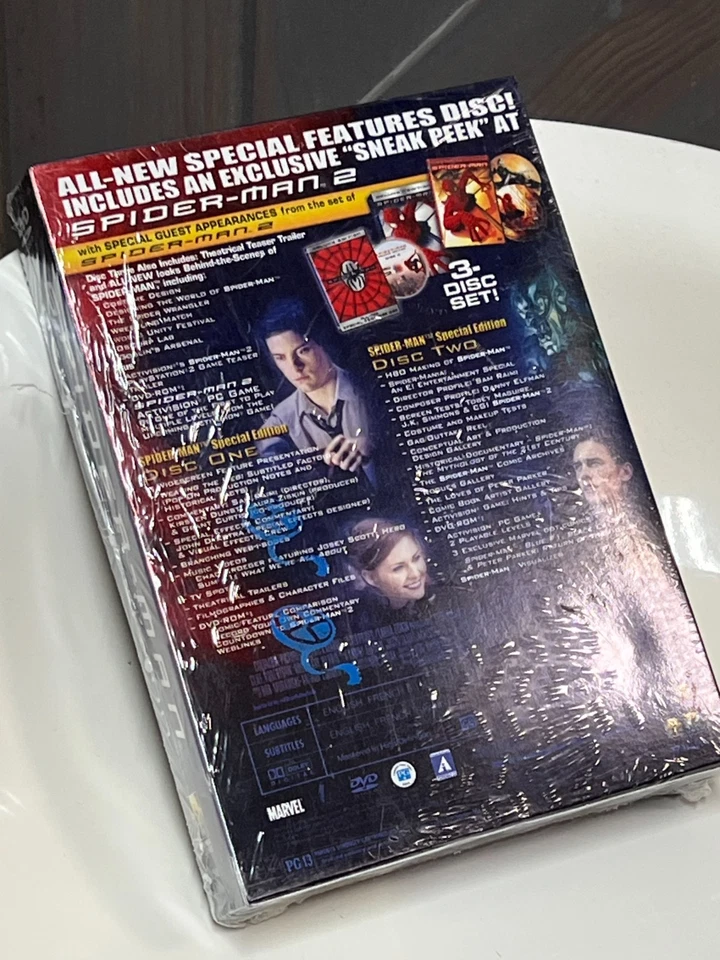 Spider-Man 2002 Deluxe Edition 3-Disc DVD Set Bonus Disc Free Movie Ticket NWT - Image 4 of 4