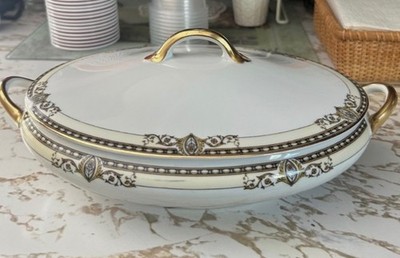 Classic Bavarian Gilded Porcelain Vegetable Bowl With Cover