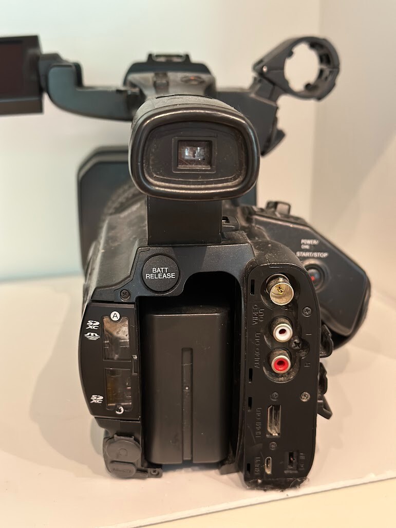 SONY HXR-NX100 Full HD NXCAM Professional Camcorder - Black for