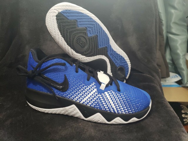 kyrie flytrap size 5