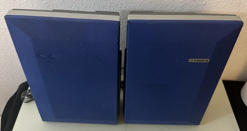 FISHER SLIM-1500 AM/FM STERO CD PLAYER - DETACHABLE SPEAKERS - Tested - Image 2 of 4