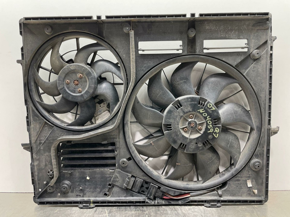 2007 AUDI Q7 RADIATOR COOLING FAN ASSEMBLY BOSCH 1137328172 07 08 