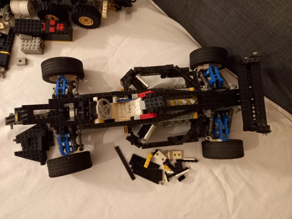 Lot Lego Technic - 8868 / 8880 / 8854 / 8851 / 8832 / 42024 - Photo 3/4