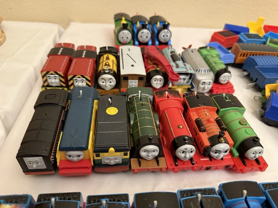 Thomas And Friends Trackmaster Lote De 99 Piezas, Trenes Mixtos ENORME Lote Motorizado Foto 3 de 4