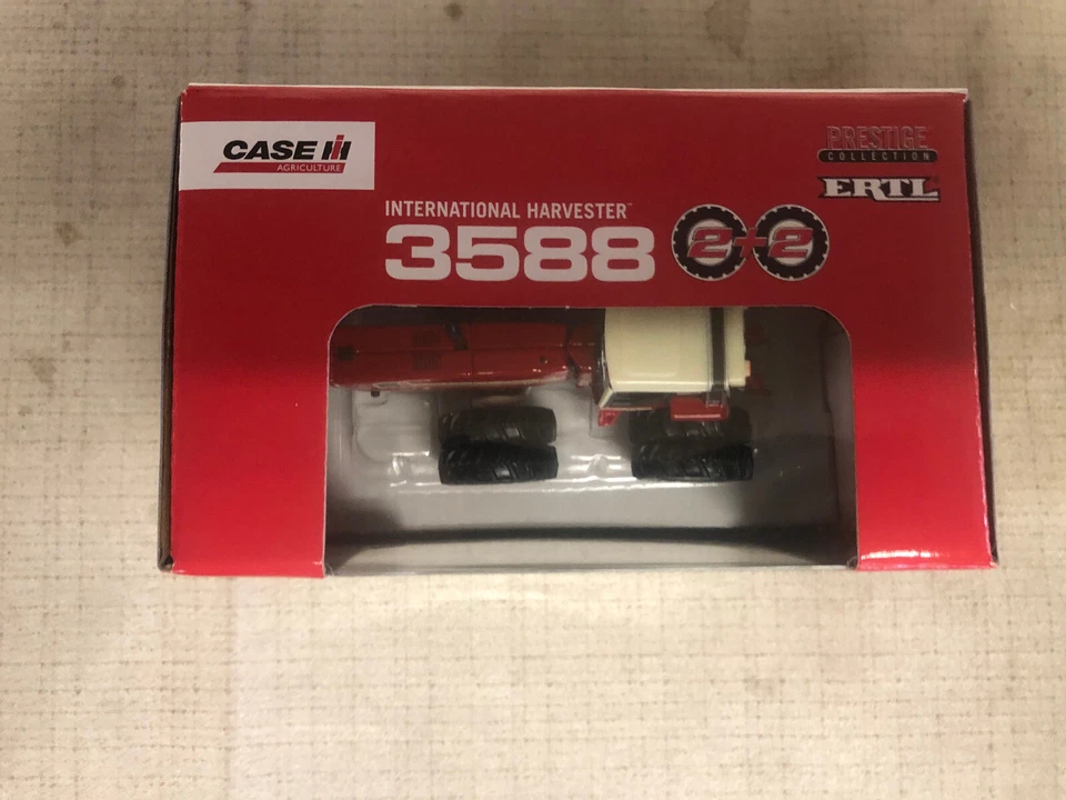 International Harvester 3588 Toy Tractor "Prestige Collection" 1/64 Scale NIB - Image 3 of 4
