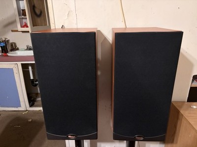 5 klipsch speakers W/4 Stands Used. Were Part Of One Set IncludesCenter Piece