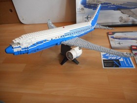 LEGO Boeing 787 Dreamliner with Box (Lego No: 10177)