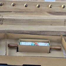 The Pioneer Woman Painted Meadows 26-inch x 14-inch Ceramic Rolling Pin holder