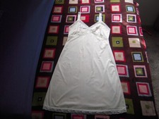 NWOT CAPRI IVORY 100 NYLON FULL SLIP W LACED STRAPS  BOTTOM HEM SIZE M 28.5" L