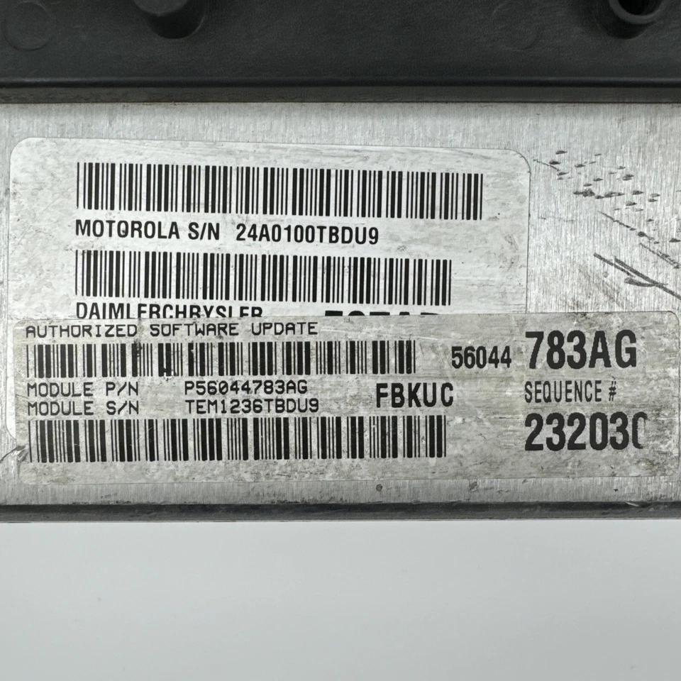 Jeep Liberty 2006 06 motor ECM módulo de control 3,7 L MT 56044783AG P56044783AG Foto 2 de 3