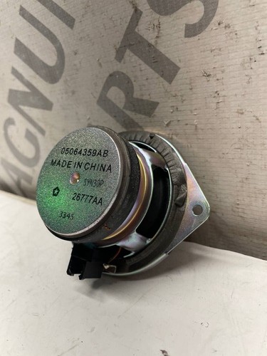 DODGE CHALLENGER 2015 Front right Door Loudspeaker 05064359AB 26777AA OEM - Foto 3 di 4