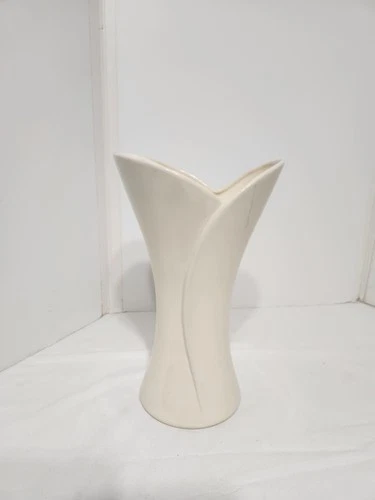 Vintage Large Red Wing Pottery Vase 1979