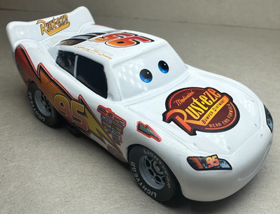 Disney Pixar Cars 3 Body White Lightning McQueen Diecast 1:55 FC Rust-Eze