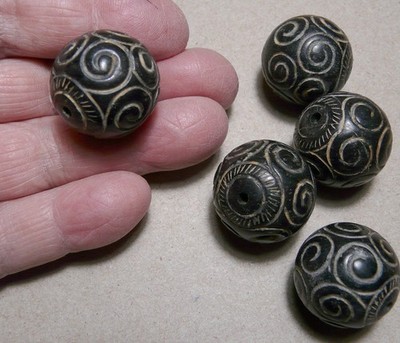 BLACK JADE / STONE BEADS_LOT_(5) COUNT_CLOUD SWIRL PATTERN_NEPAL_25MM_262527