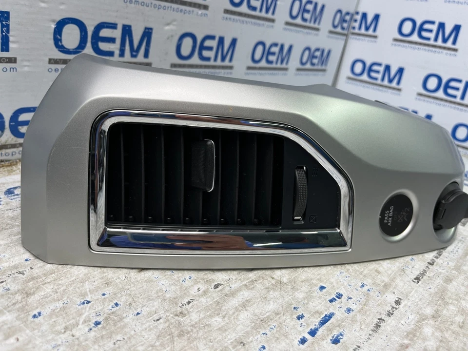 16-21 Nissan Titan pasajero/lado derecho tablero ventilación radio bisel moldura plata OEM Foto 2 de 4