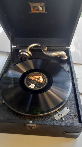 Antiguo gramófono portátil His Master Voice velocidad manivela 78 - Imagen 2 de 22