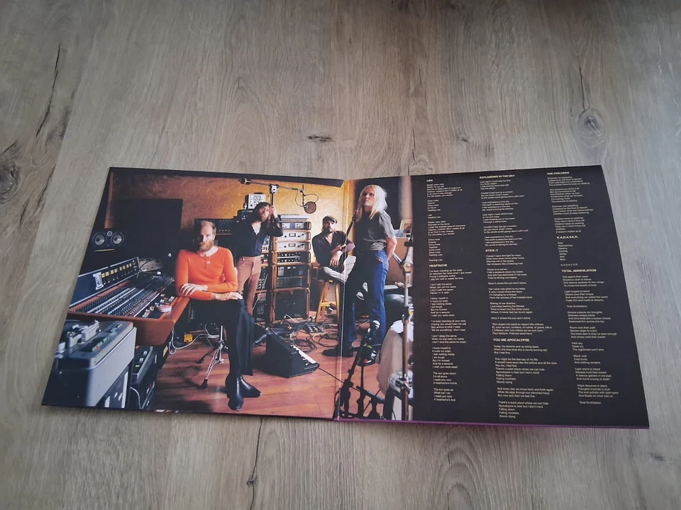 Kadavar K.A.D.A.V.A.R. Vinyl LP Tour Exclusive Splatter Edition Signed Signiert  - Bild 4 von 4