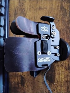 Axcel Contour Brady Ellison Series Finger Tab RH archery