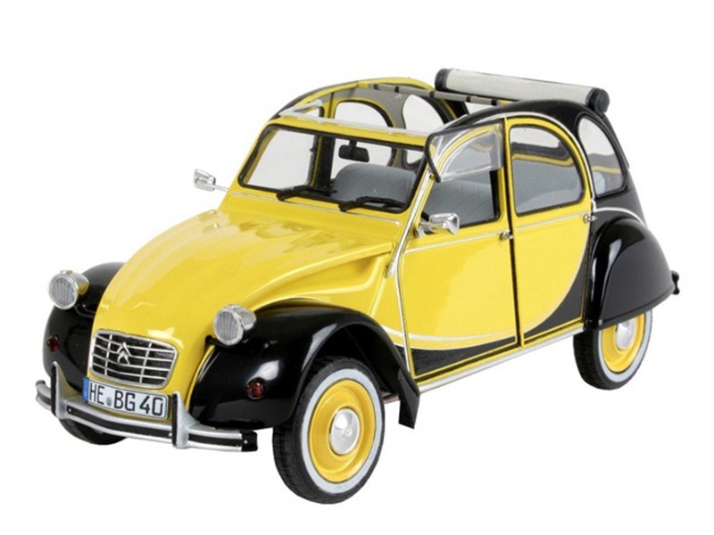 Citroën 2CV Charleston maquette voiture miniature Revell 07095 échelle 1/24 en plastique