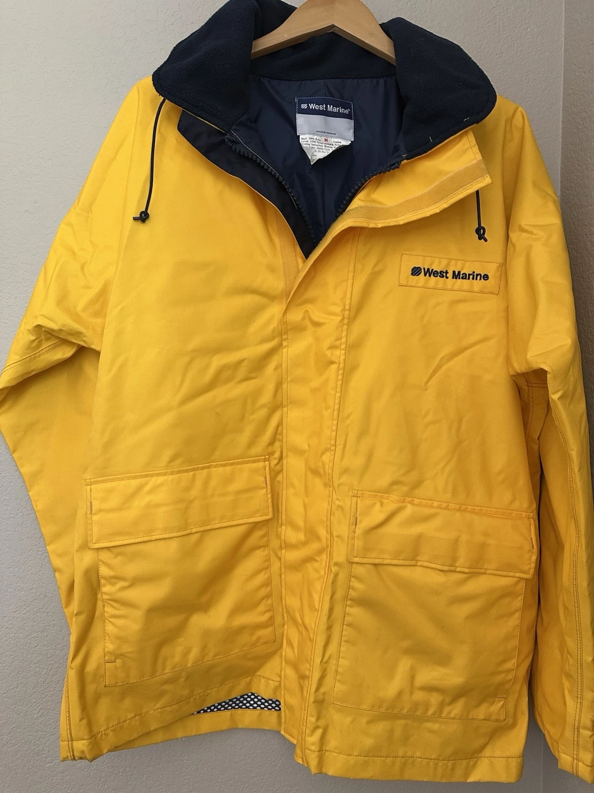West Marine Boating / Fishing Yellow Hooded Waterproof Men's Jacket M,