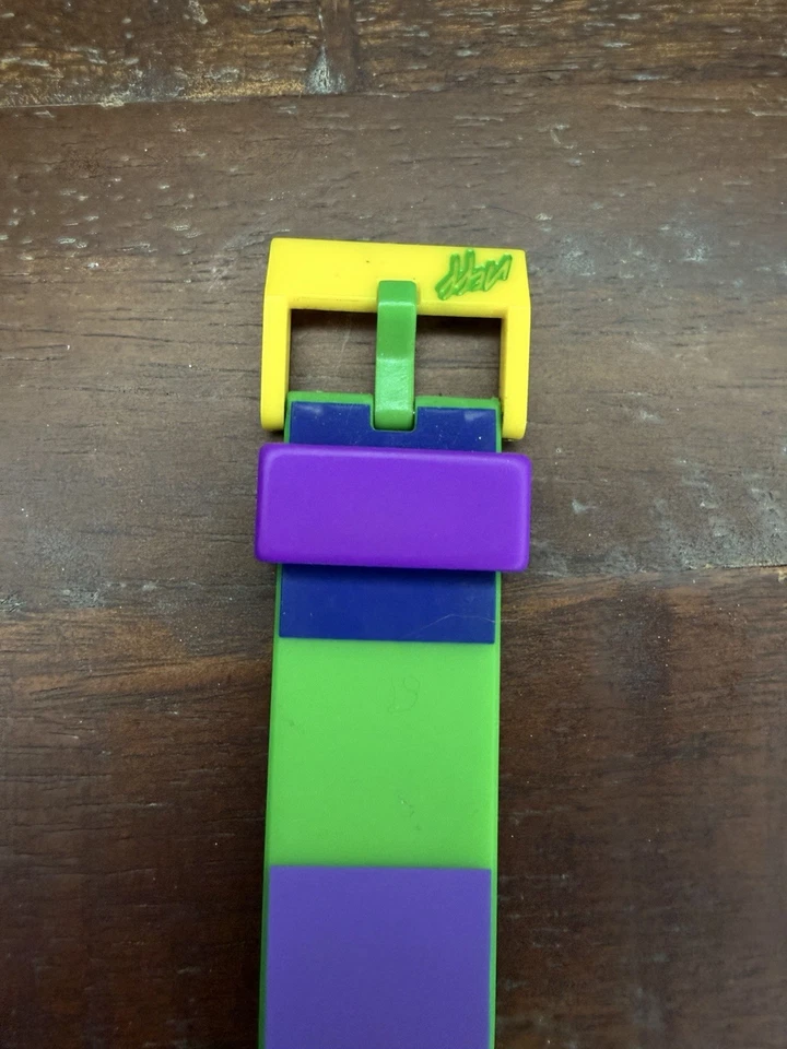 Raro Reloj de Cuarzo Diario NEFF Amarillo Púrpura Verde Azul 5ATM 42mm Batería Nueva Foto 4 de 4