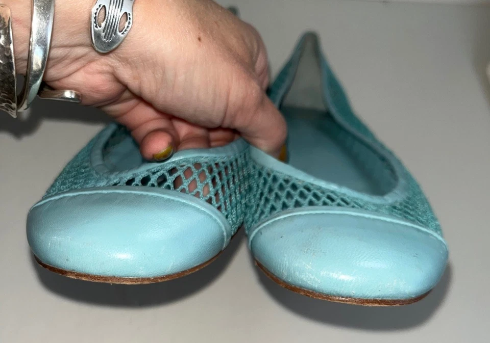 Delman Turquesa Gossamer Cuero Ballet Planos Talla 9 Puntera Malla Recortes Laterales Foto 4 de 4