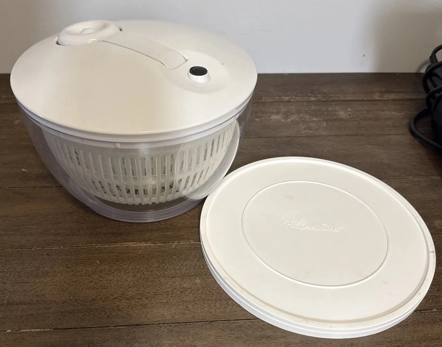 Pampered Chef Salad Spinner Double Bowl Model 2316
Opens in a new window or tab