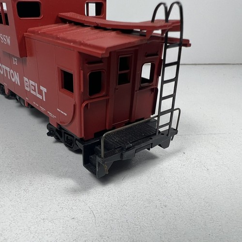 Athearn HO Cotton Belt Wide Vision Caboose SSW #17 Model Freight Train Car - Picture 6 of 11