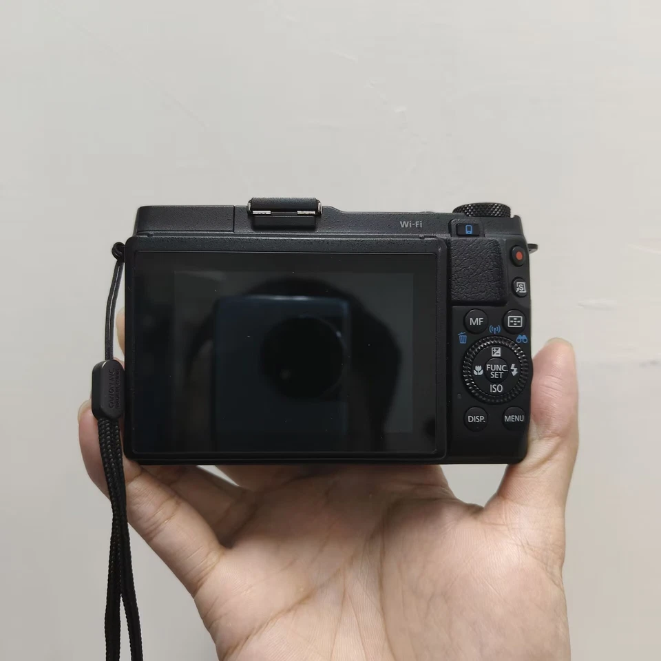 Canon PowerShot G1 X Mark II Touch Flip Screen  5x Zoom Digital Camera W/Charger - Image 3 of 4