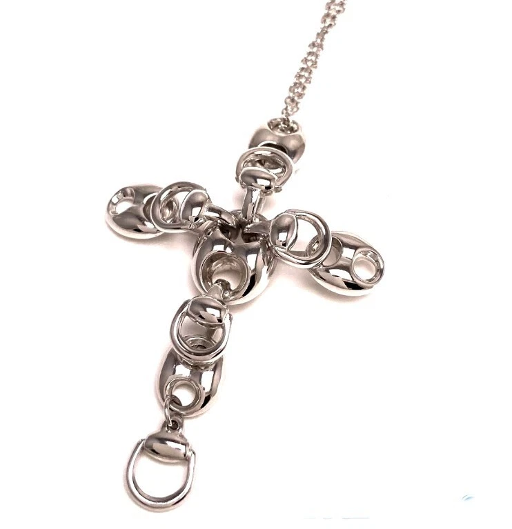 Collana Gucci in oro bianco 18 kt con ciondolo croce a morso di cavallo 17 7 pollici