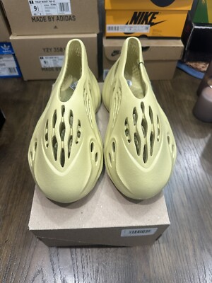 Size adidas Yeezy Foam Runner sulfur 194817615370|