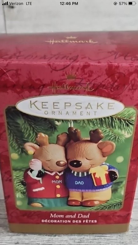 VTG 2000 Hallmark Keepsake Ornament Mom and Dad Reindeer Hugging Christmas!